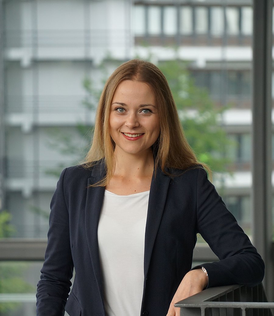 Svenja Rönisch Svenja Rönisch - Absolventin Uni Wuppertal