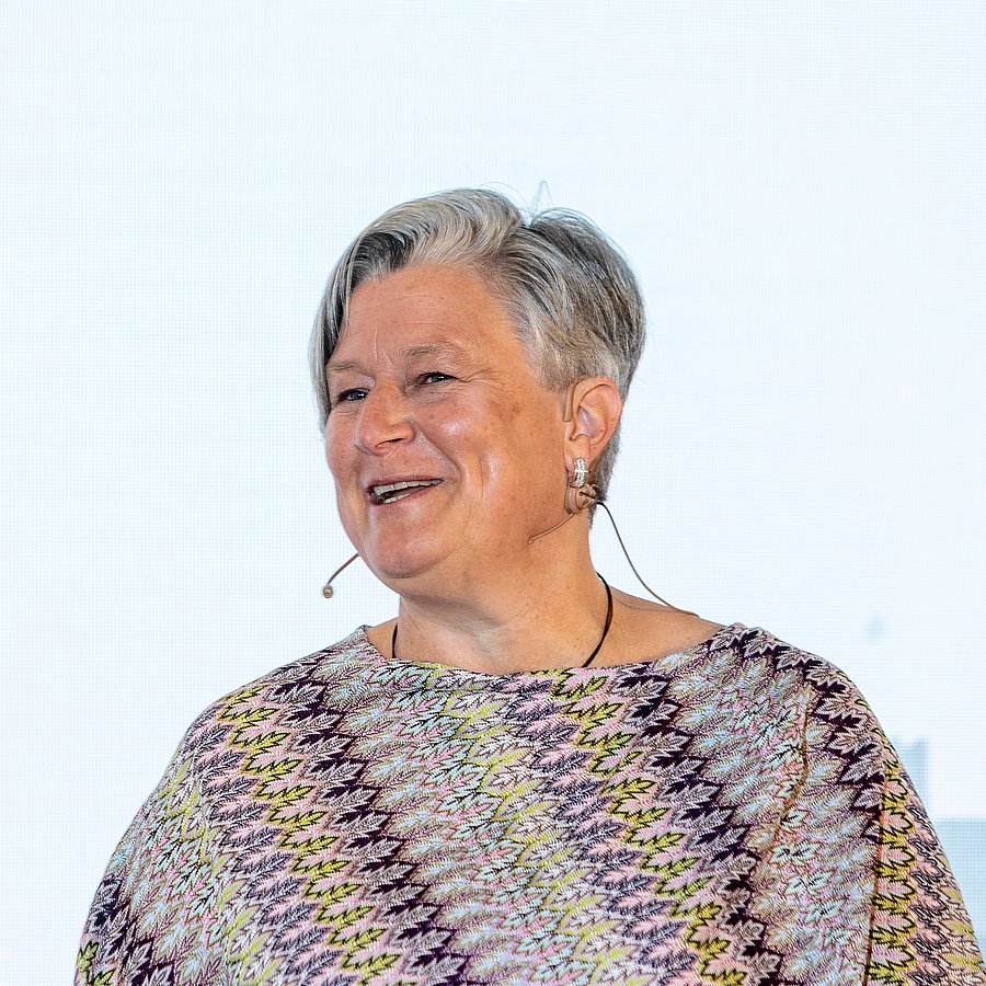 Nadja Höbel Portraitfoto von Nadja Höbel